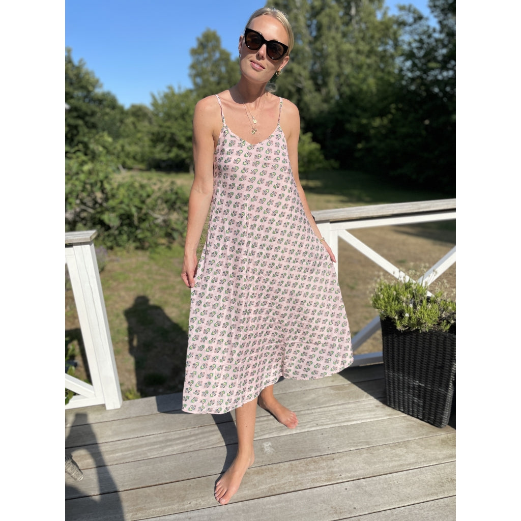 Strap-dress